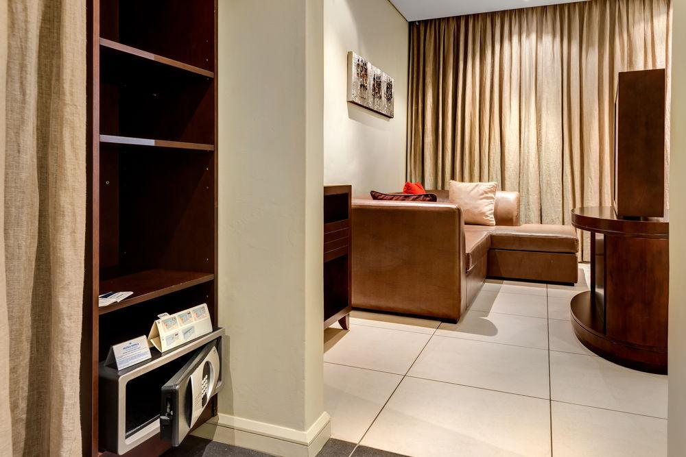 Protea Hotel By Marriott Transit O.R. Tambo Airport Kempton Park Exteriér fotografie