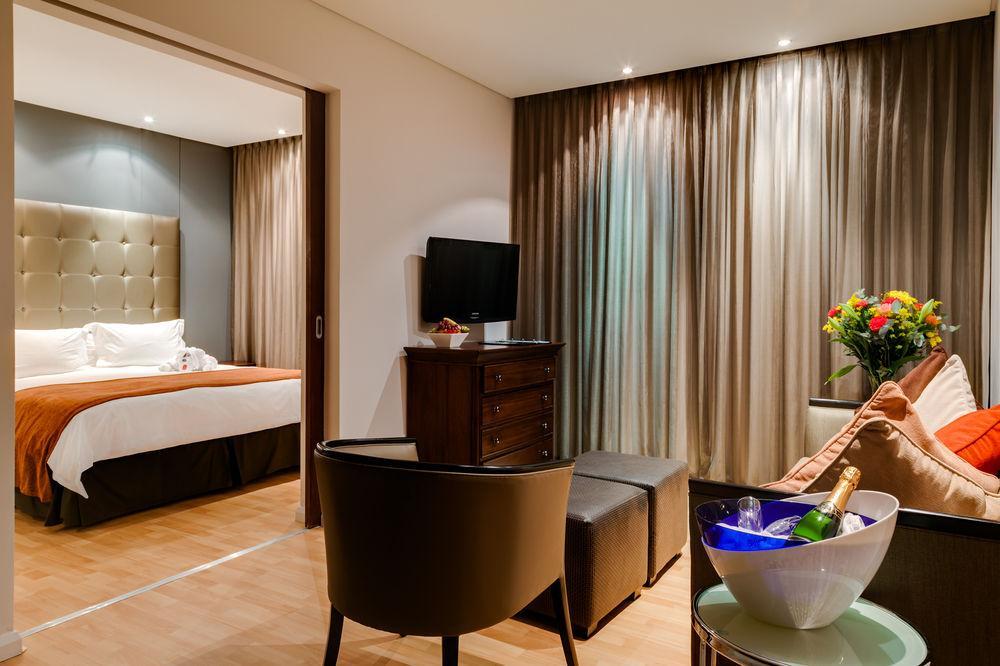 Protea Hotel By Marriott Transit O.R. Tambo Airport Kempton Park Exteriér fotografie