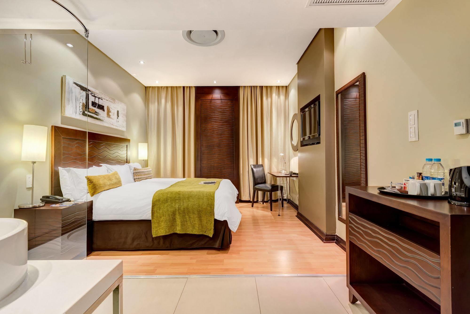 Protea Hotel By Marriott Transit O.R. Tambo Airport Kempton Park Exteriér fotografie