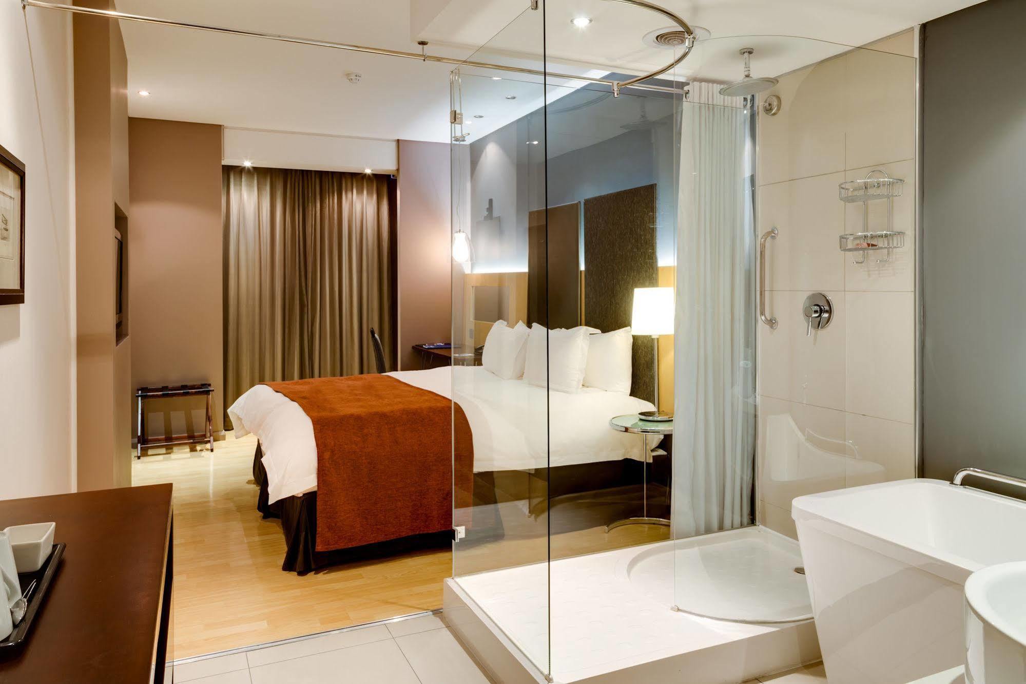 Protea Hotel By Marriott Transit O.R. Tambo Airport Kempton Park Exteriér fotografie