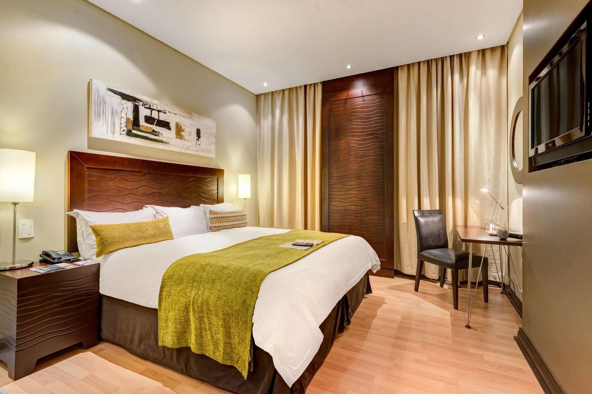 Protea Hotel By Marriott Transit O.R. Tambo Airport Kempton Park Exteriér fotografie