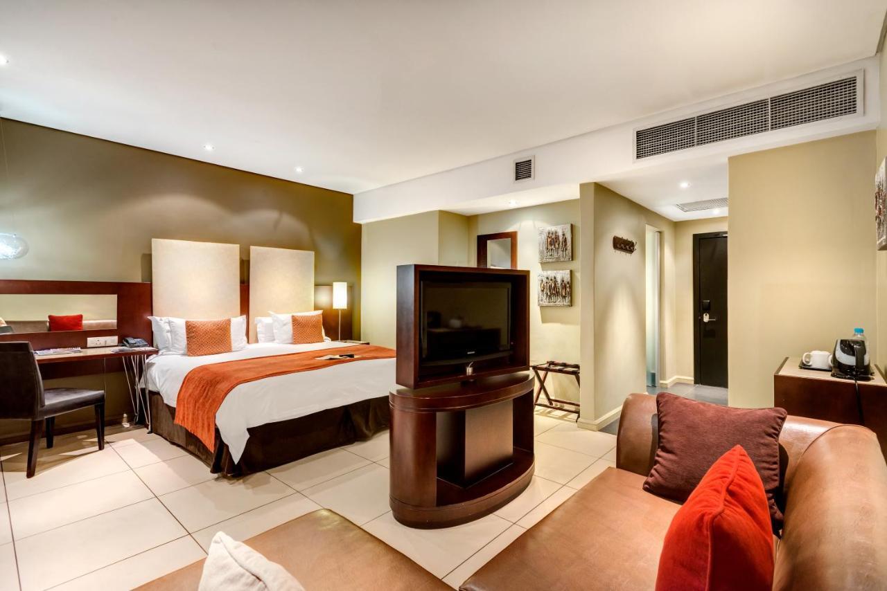 Protea Hotel By Marriott Transit O.R. Tambo Airport Kempton Park Exteriér fotografie