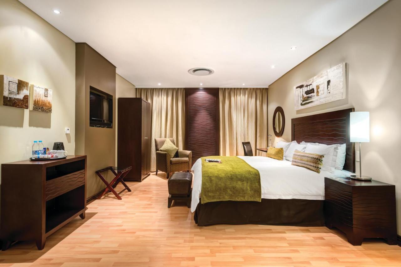 Protea Hotel By Marriott Transit O.R. Tambo Airport Kempton Park Exteriér fotografie